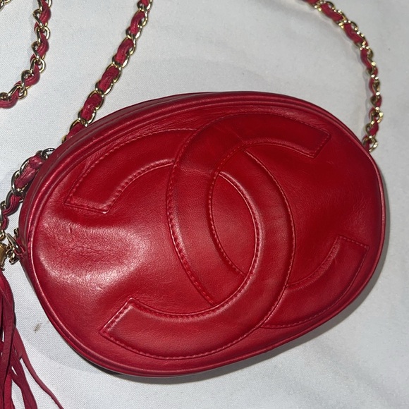 Chanel red CC Oval Lambskin Small Vintage Bag - Picture 5 of 15